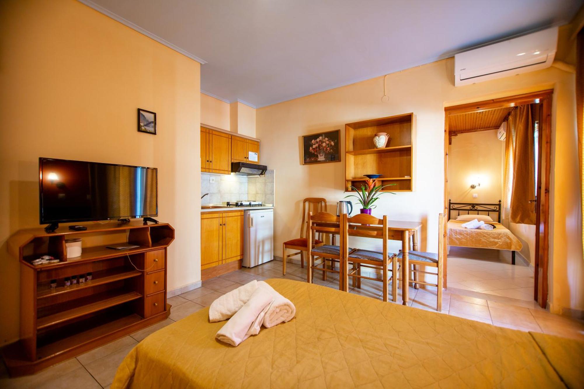 Xenia Palace Luxury Aparthotel *