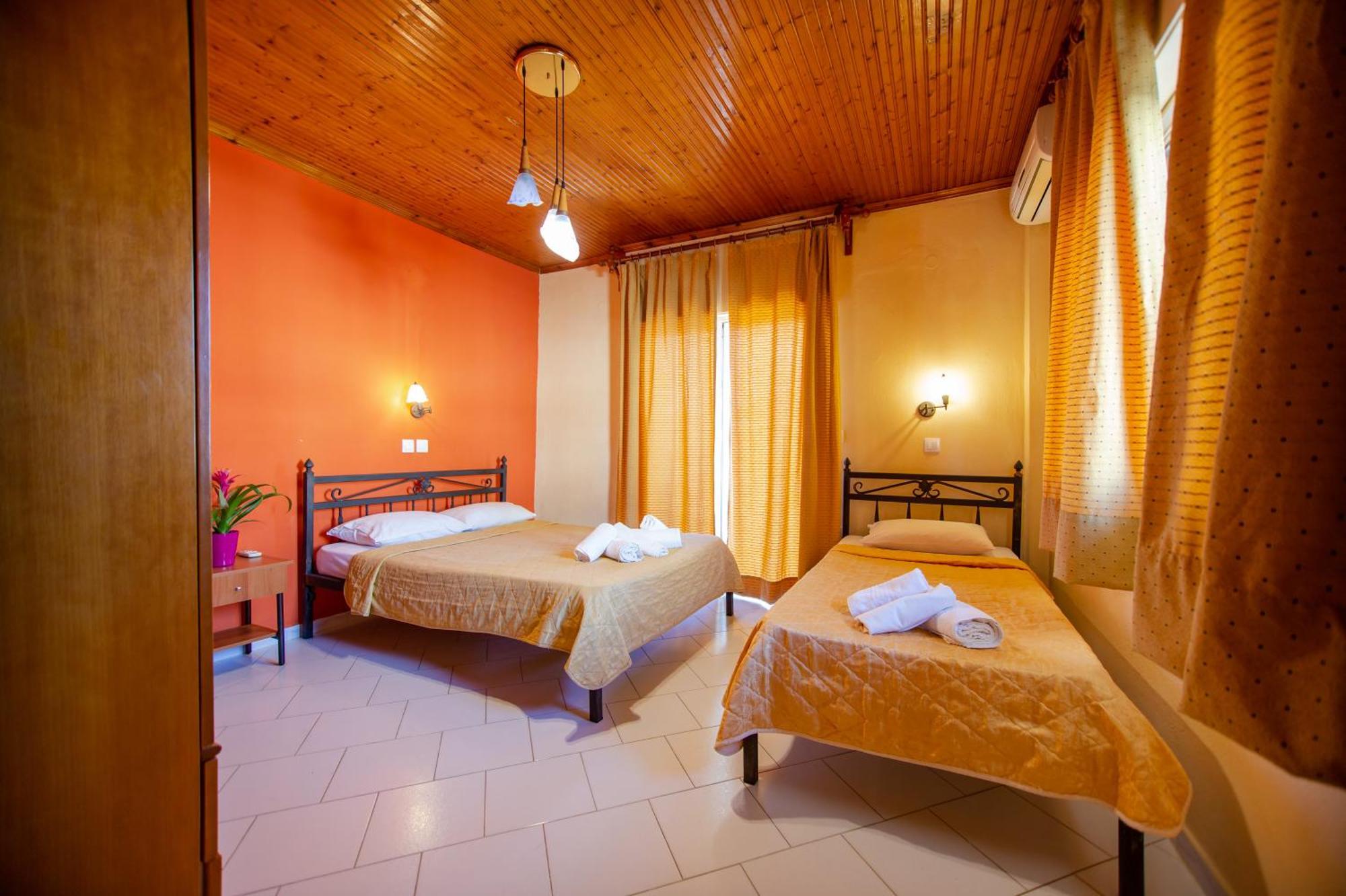 Xenia Palace Luxury Aparthotel Vrasná