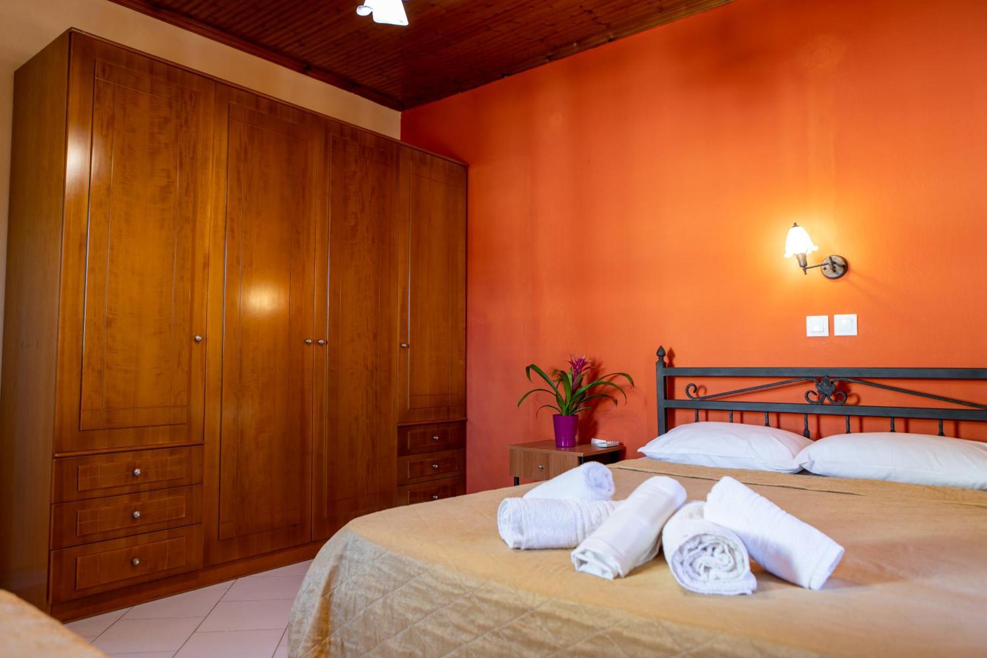 Xenia Palace Luxury Aparthotel *